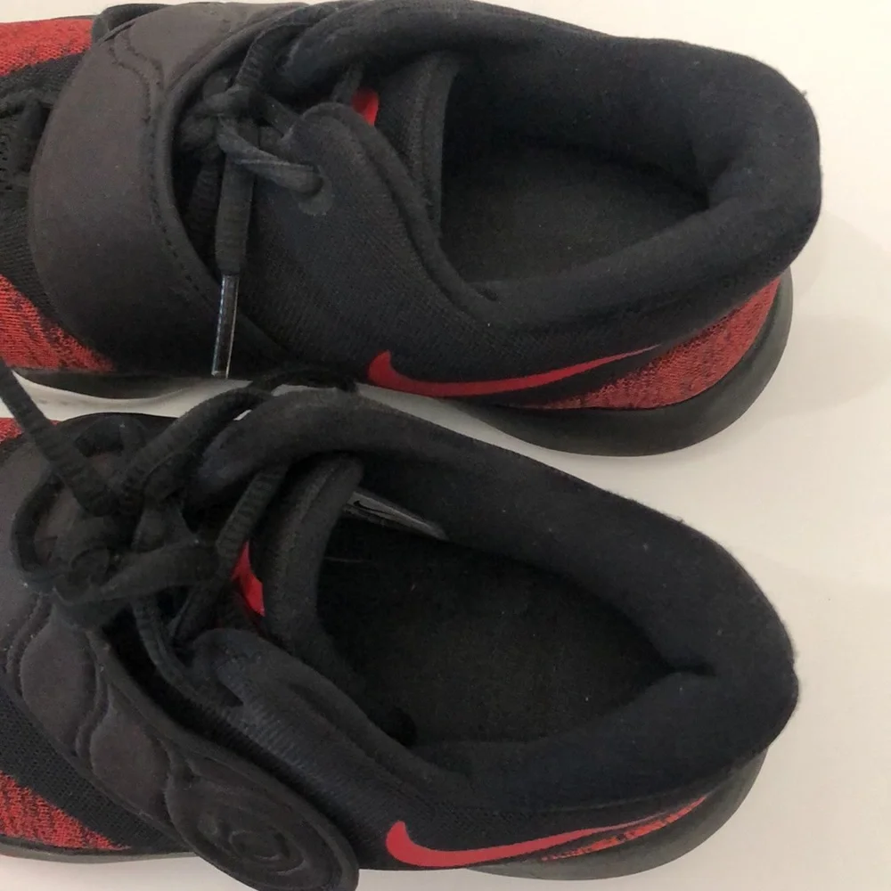 NIKE BOYS KD RED BLACK BASKETBALL SNEAKERS MENS-BOYS SIZE 6Y